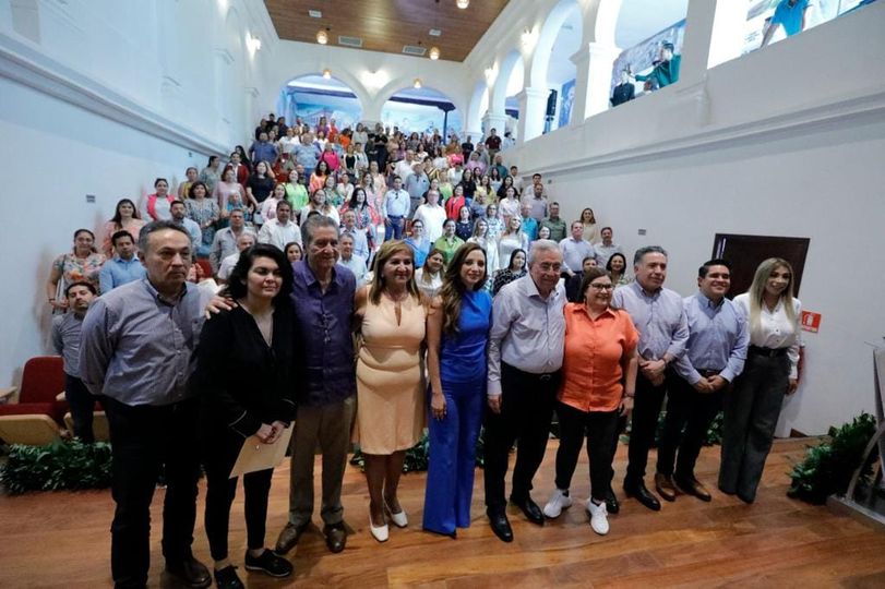 Rocha participa en la conmemoración de los 70 años del voto de la mujer en Méxic