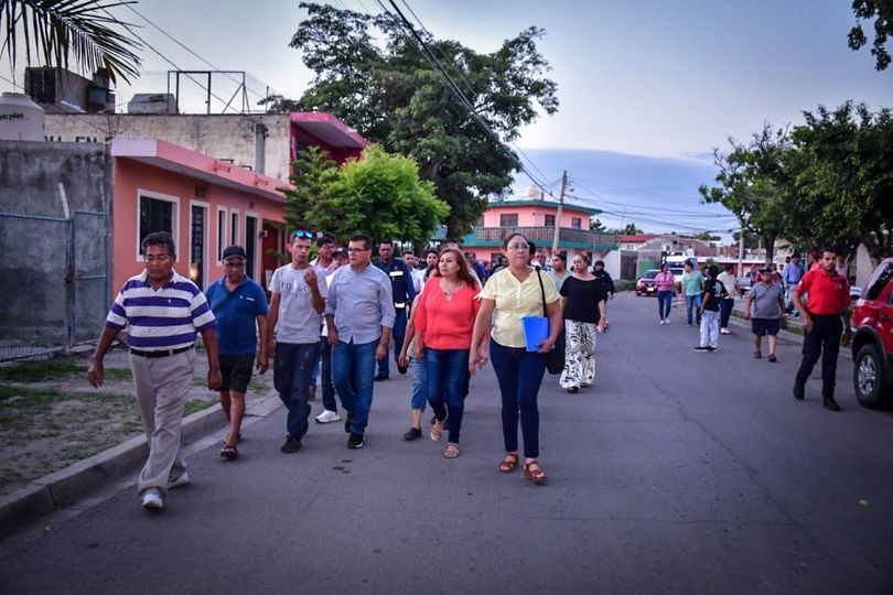*“Tengo 48 años viviendo en esta colonia y ningún presidente había caminado por