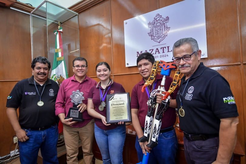 *¡De Mazatlán para el mundo! Jóvenes obtienen 1er lugar en competencia INFORMATR