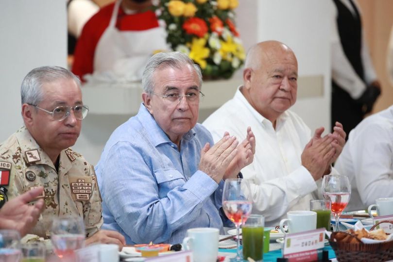 Asiste Rocha Moya a encuentro con mandatarios de la Región del Mar de Cortés Asiste Rocha Moya a encuentro con mandatarios de la Región del Mar de Cortés