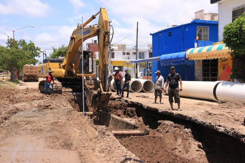 *Avanza favorablemente la reposición del colector Delfín.*