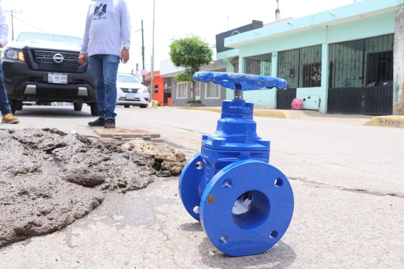 *Repone JUMAPAM válvulas en la red de distribución de Urías* *Repone JUMAPAM válvulas en la red de distribución de Urías*