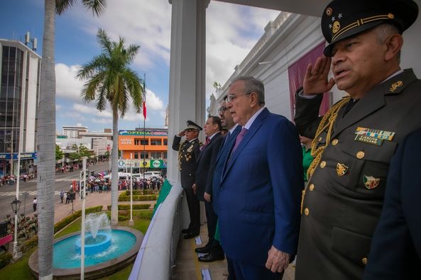*Presencia el Gobernador Rocha el Desfile Cívico Militar con motivo del CCXIII A *Presencia el Gobernador Rocha el Desfile Cívico Militar con motivo del CCXIII A