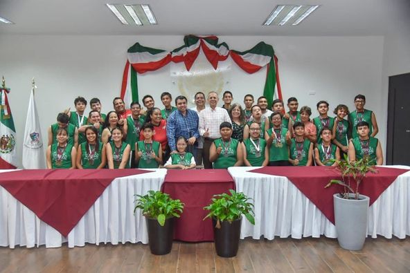Atletas paralímpicos ahomenses triunfan en la etapa estatal con 65 medallas, y p Atletas paralímpicos ahomenses triunfan en la etapa estatal con 65 medallas, y p