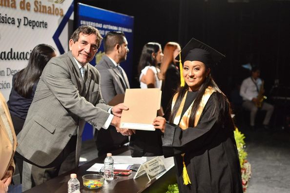 Egresan con orgullo y dedicación de las carreras de Educación Física y Deportiva Egresan con orgullo y dedicación de las carreras de Educación Física y Deportiva