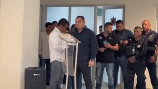 Entregan grados a policías y tránsito