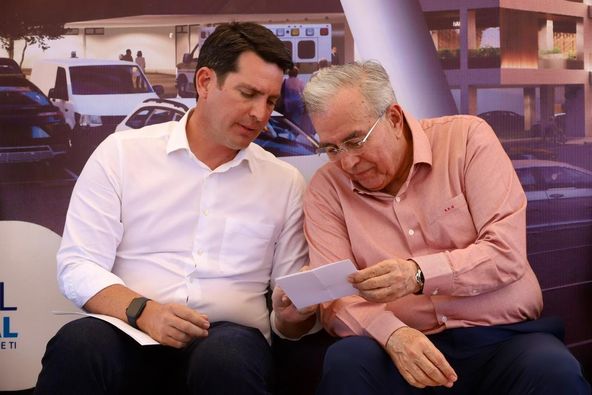 *Rocha coloca la primera piedra de Ciudad Millennial en Los Mochis*