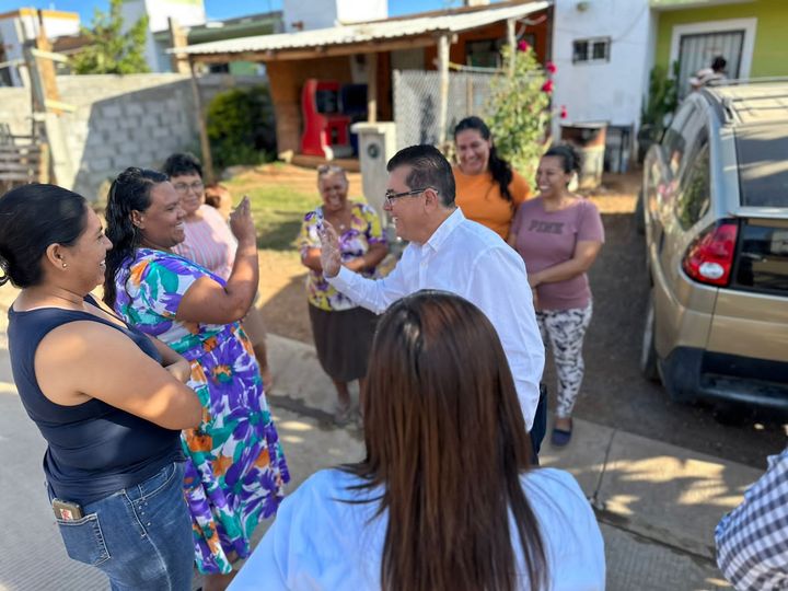 *Familias de Cvive mejorarán calidad de vida; Edgar González brinda apoyo a las *Familias de Cvive mejorarán calidad de vida; Edgar González brinda apoyo a las