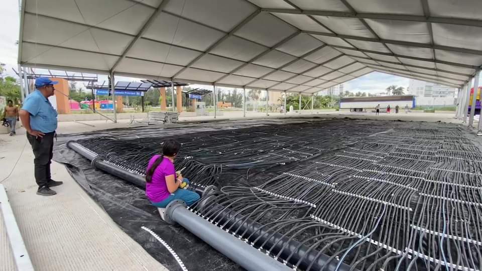 . Preparativos de villa navideña en Parque Central.