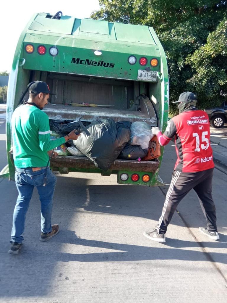 Llama Servicios Públicos a respetar horarios y lugares para sacar la basura. Llama Servicios Públicos a respetar horarios y lugares para sacar la basura.