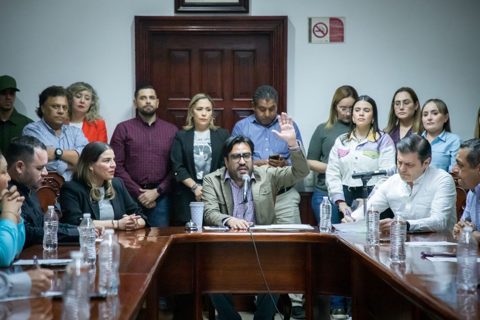 *Cabildo aprueba por unanimidad licencia definitiva a Juan de Dios Gámez; regido *Cabildo aprueba por unanimidad licencia definitiva a Juan de Dios Gámez; regido