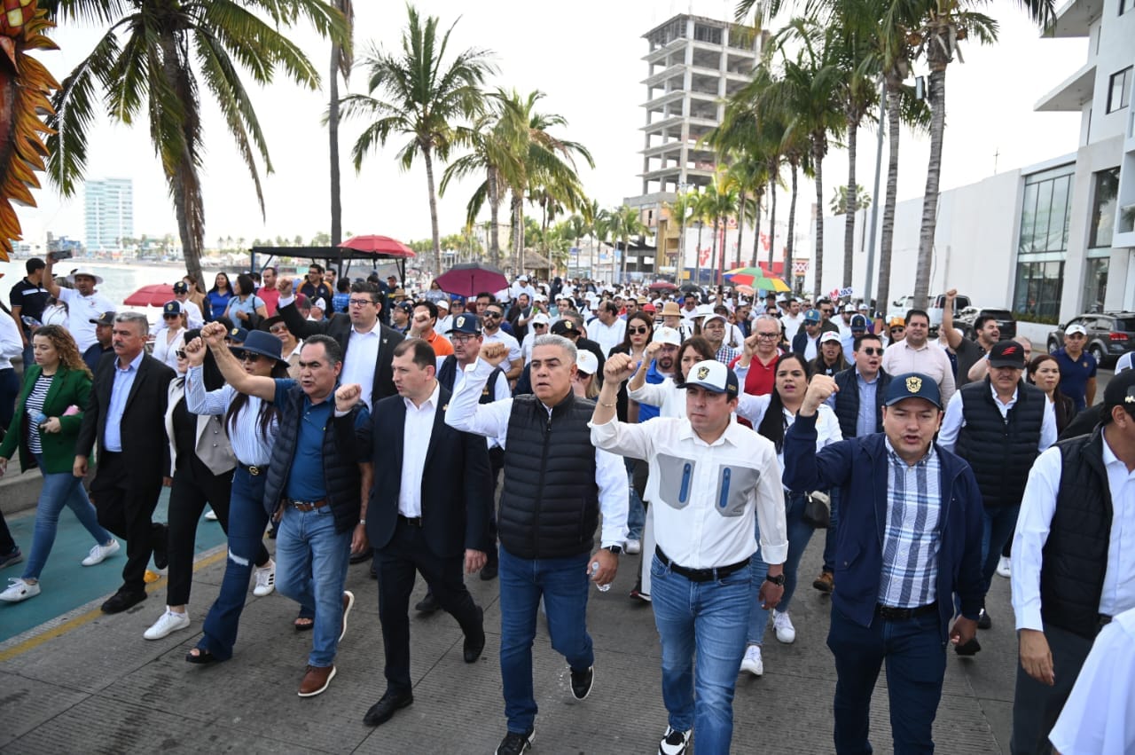 Manifestaciones pacíficas muestran la unidad y convicción de la comunidad univer Manifestaciones pacíficas muestran la unidad y convicción de la comunidad univer