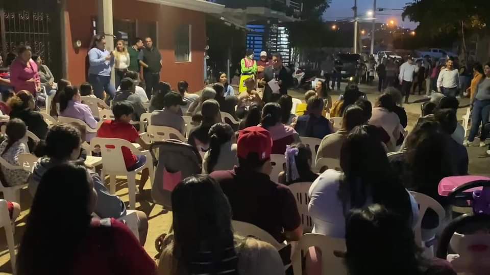 Reconversión de alumbrado público en la colonia kumate
