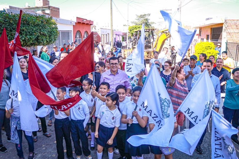 *”Vamos a seguir trabajando duro de la mano con ustedes, todo lo que les prometí *”Vamos a seguir trabajando duro de la mano con ustedes, todo lo que les prometí