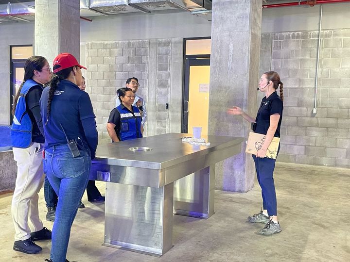 Colaboradores del Gran Acuario se capacitan en el Acuarium Brich de San Diego CA