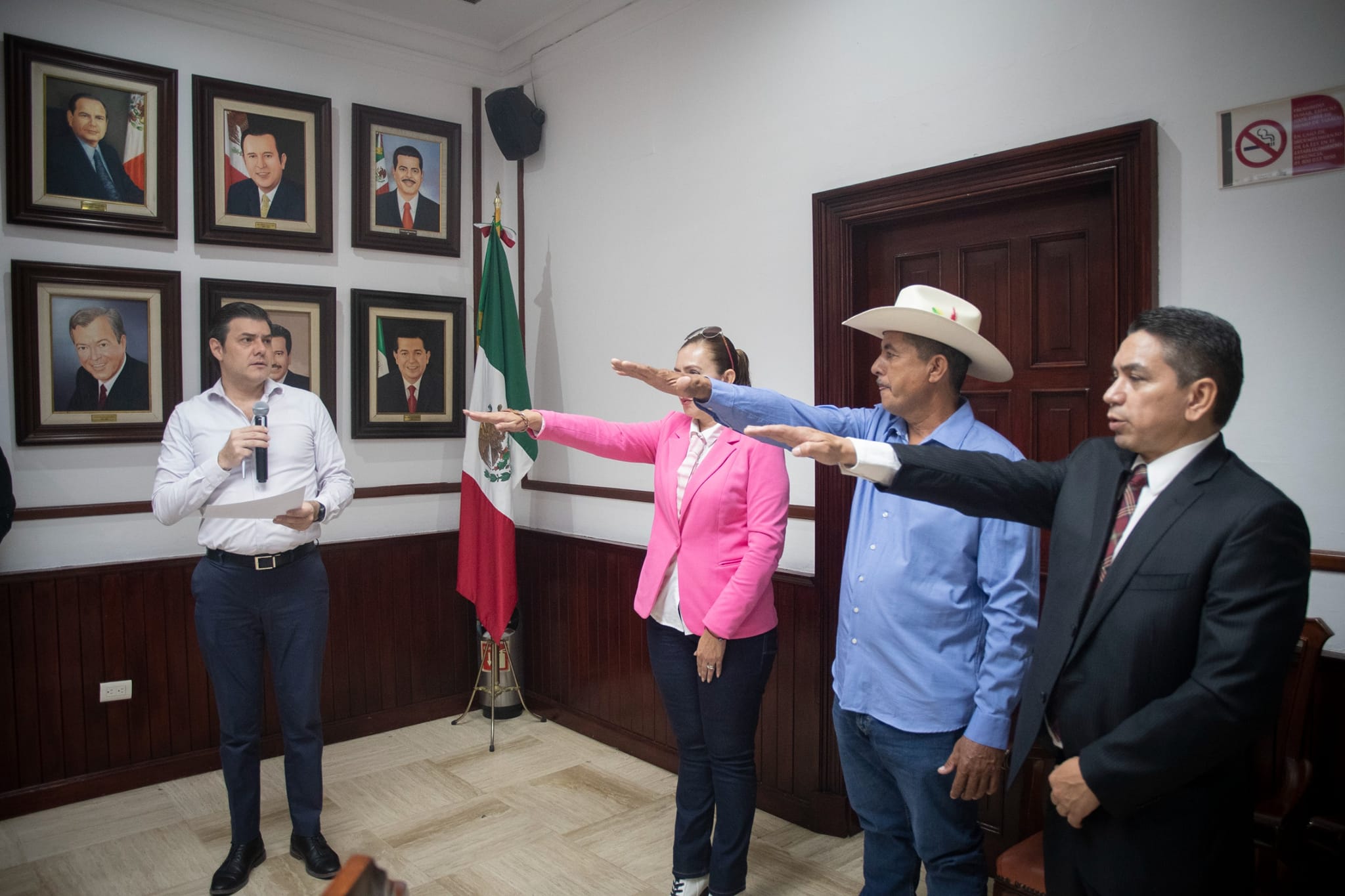 *Rinden protesta regidores suplentes en Culiacán*