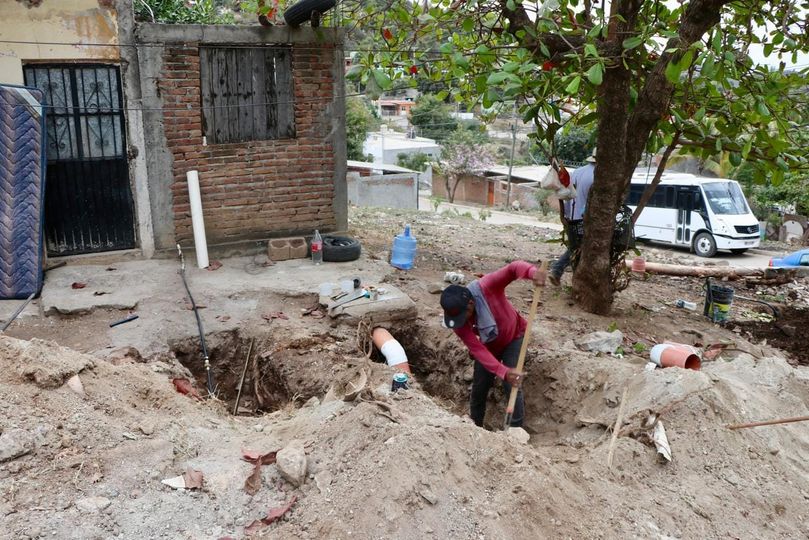 *Supervisan calidad de red hidrosanitaria en calle Las Rosas en Flores Magón.*