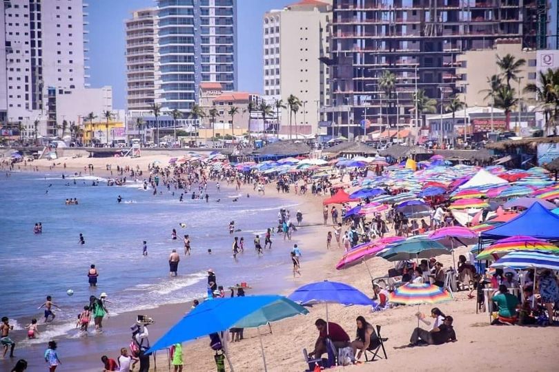 Así lucen las playas en Semana Santa en Mazatlán