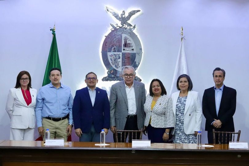 Firma Rocha convenio institucional con la UAdeO Firma Rocha convenio institucional con la UAdeO
