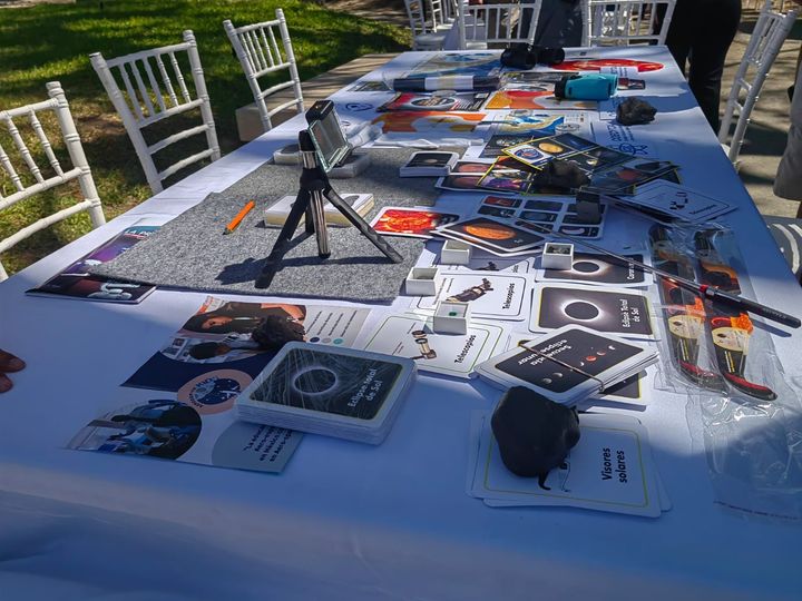 Niños y grandes tocan la luna en el ciclo de actividades organizadas por el Gran
