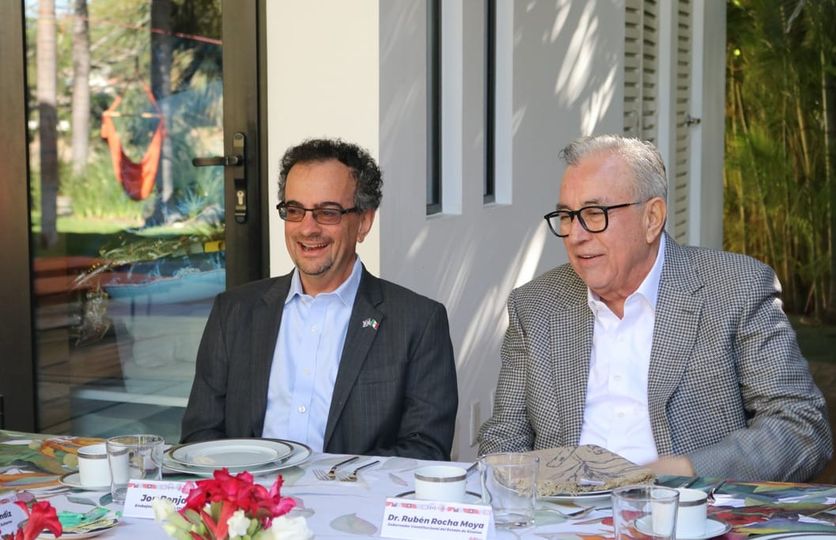 Rocha recibió al embajador del Reino Unido, John Benjamin Rocha recibió al embajador del Reino Unido, John Benjamin