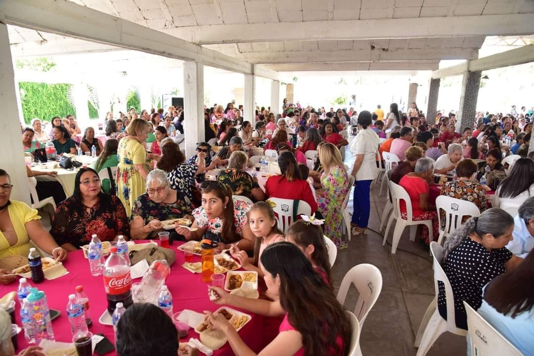 #Angostura #DiadelaMadre #Angostura #DiadelaMadre