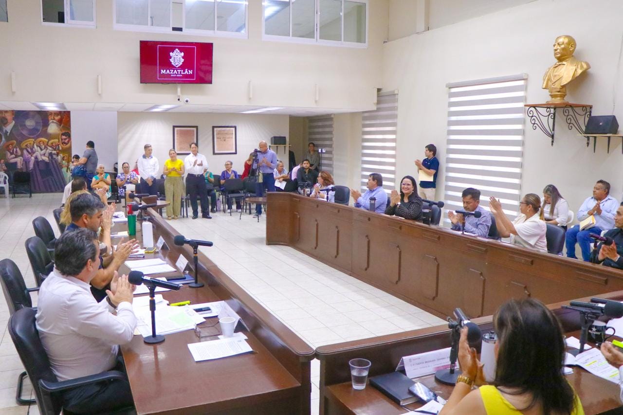 *Aprueba Cabildo creación de un nuevo reglamento de mercados municipales.* *Aprueba Cabildo creación de un nuevo reglamento de mercados municipales.*