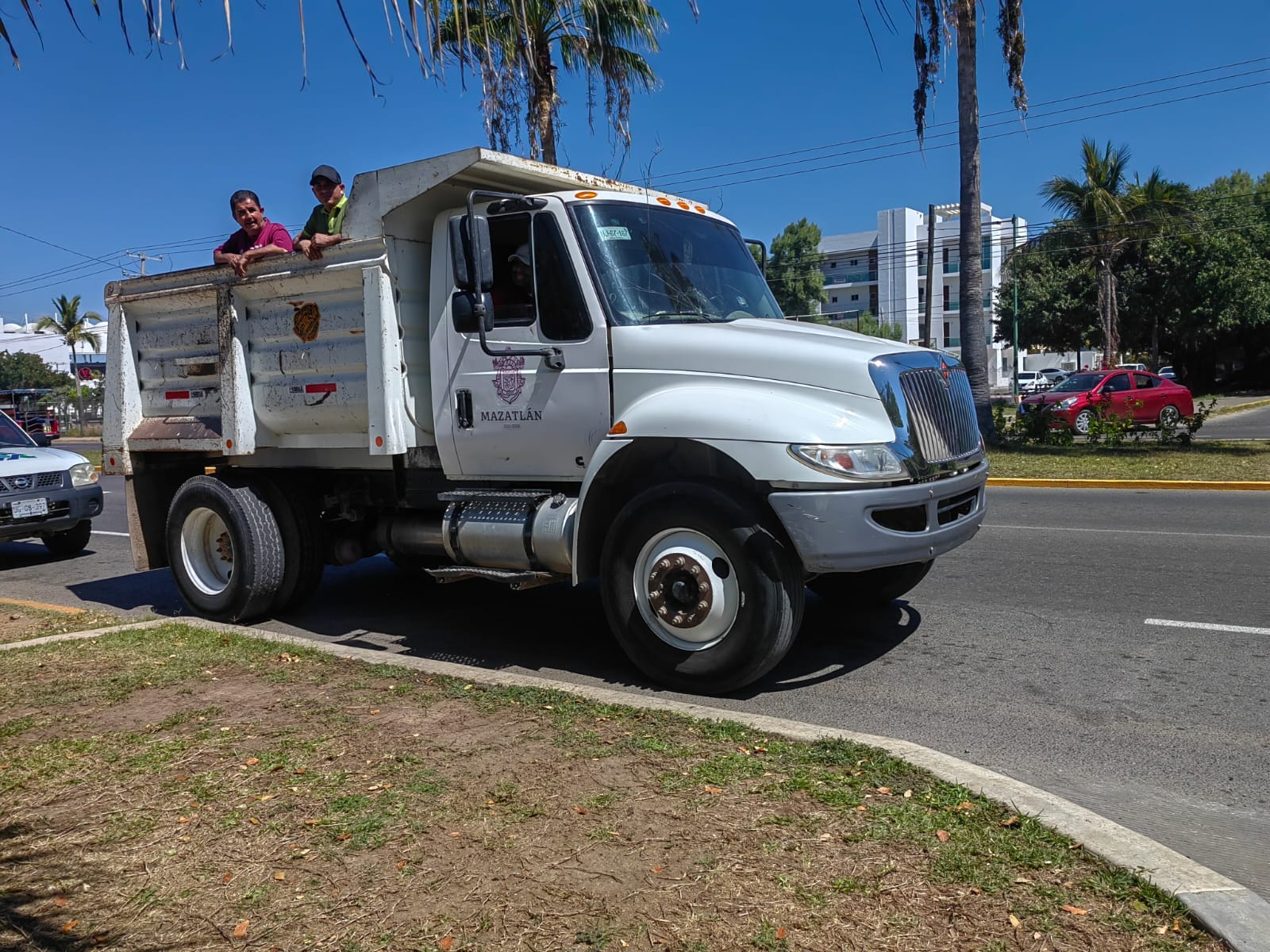 Crecimiento y desarrollo de Mazatlán mantiene con actividad a los camiones de ca Crecimiento y desarrollo de Mazatlán mantiene con actividad a los camiones de ca