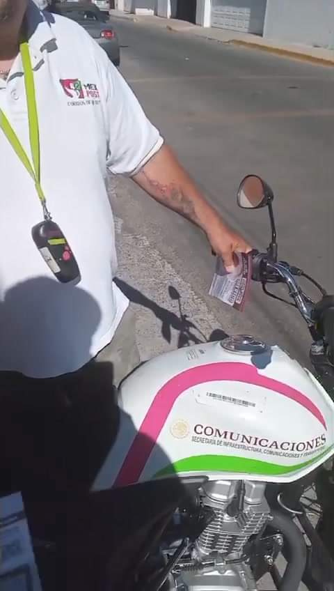 EL SERVICIO POSTAL MEXICANO REPARTIENDO PROPAGANDA DE MORENA.