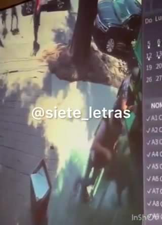 Joven salía de un restaurante en Rubén Darío 611, col. Providencia, Guadalajara, Joven salía de un restaurante en Rubén Darío 611, col. Providencia, Guadalajara,