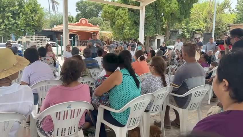 *Visita Alcalde Edgar González a habitantes de Los Zapotes.*