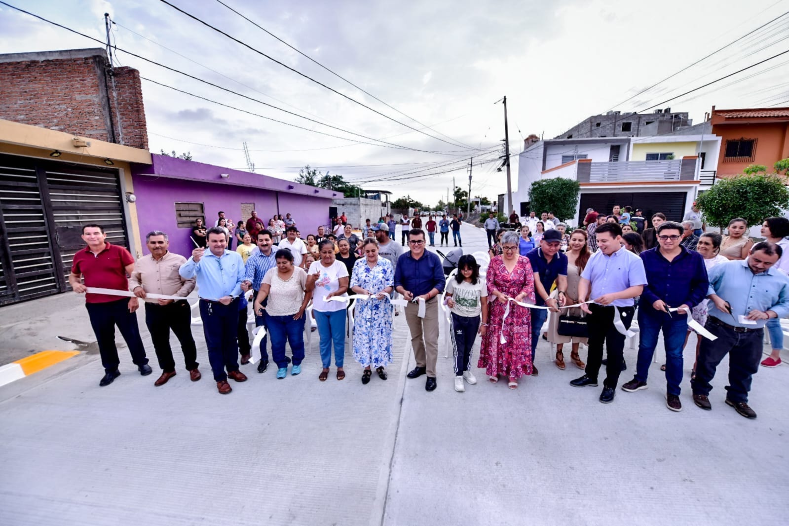 *Colonia Jaripillo estrena obra de pavimentación esperada por más de 20 años.*