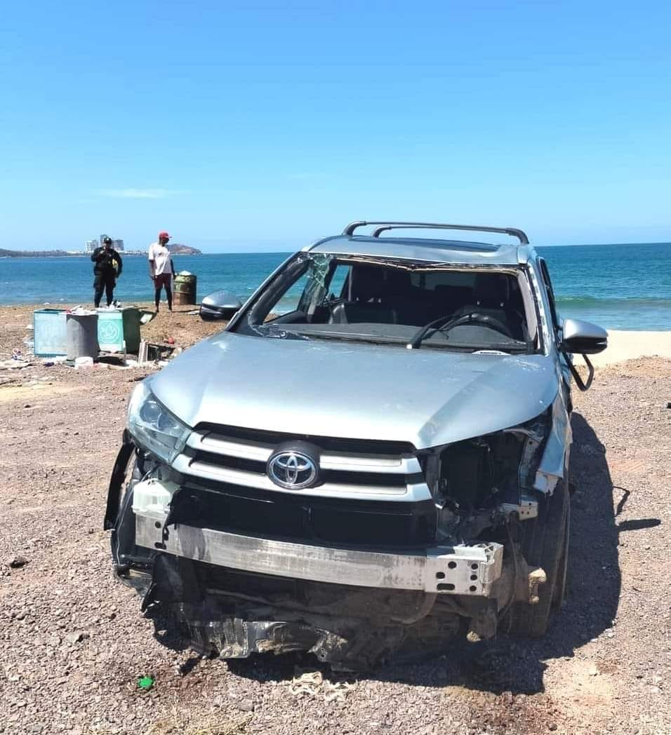 #Mazatlán #NadandoSuv