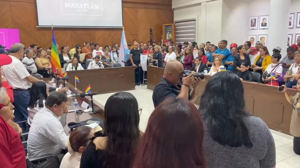 Reconocimiento a los organizadores de la primera marcha del orgullo ‍