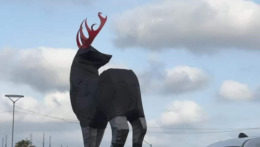 Supervisión de obra del venado en la glorieta canseco