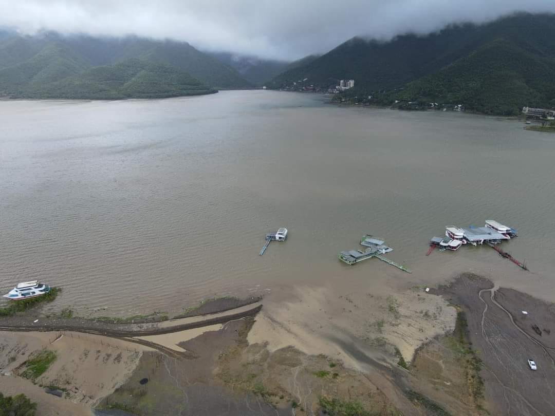 ¡DÍA HISTORICO DE NUEVO LEÓN!   La presa de la boca, presentó este día, lleno to