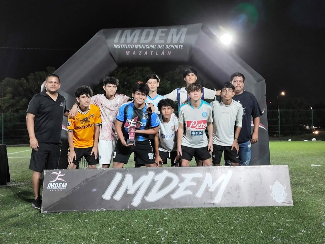 Logran la gloria los ‘Soñadores’ de La Foresta Participa Imdem en la premiación de lo mejor de la Liga de Futbol Infant… Logran la gloria los ‘Soñadores’ de La Foresta Participa Imdem en la premiación de lo mejor de la Liga de Futbol Infant…