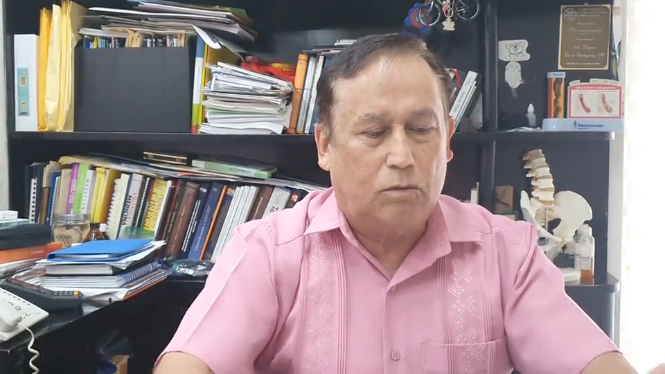 AARÓN MONTOYA SERRANO, MÉDICO CIRUJANO PARTERO, HOMEÓPATA Y EPIDEMIÓLOGO, EN POCO MÁS DE UNA SEMANA ATENDIÓ 16 CASOS DE DENGUE Y…