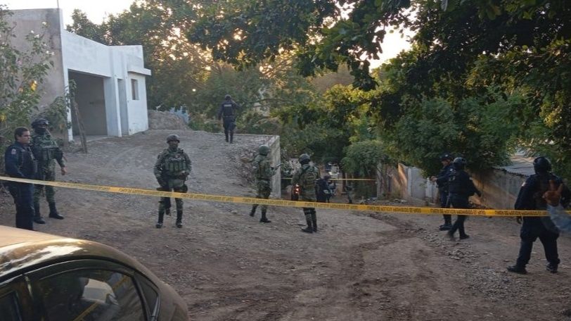 Asesinan a balazos a una mujer y su hijastro, al suroriente de Culiacán