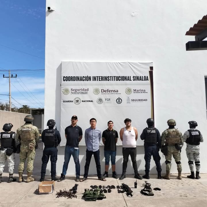Grupo Interinstitucional asegura a cuatro civiles, armas y vehículos con reporte de robo