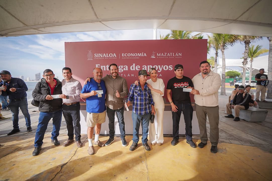 Entregan 400 apoyos económicos a músicos de Mazatlan Entregan 400 apoyos económicos a músicos de Mazatlan
