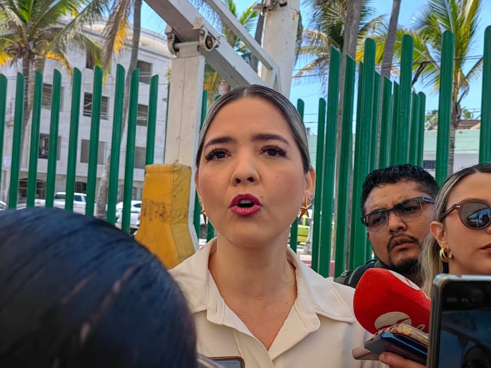 Ya hay medicamentos para el Hospitalito de la Juárez asegura Estrella Palacios Ya hay medicamentos para el Hospitalito de la Juárez asegura Estrella Palacios