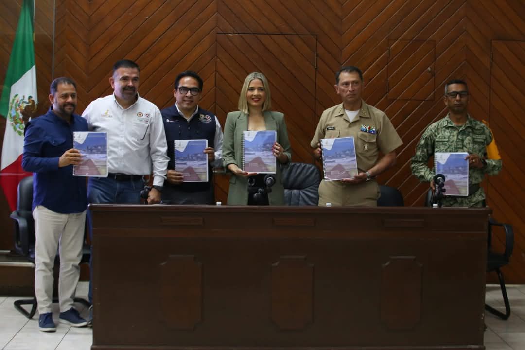 Estrella Palacios toma protesta al Consejo Municipal de Protección Civil