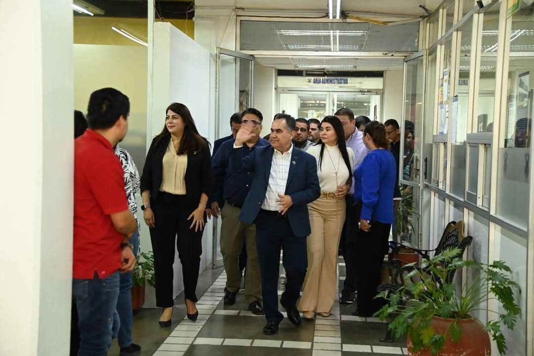 *Espacios emblemáticos en beneficio de toda la comunidad universitaria, como la Biblioteca Central de la UAS, deben mantenerse e… *Espacios emblemáticos en beneficio de toda la comunidad universitaria, como la Biblioteca Central de la UAS, deben mantenerse e…