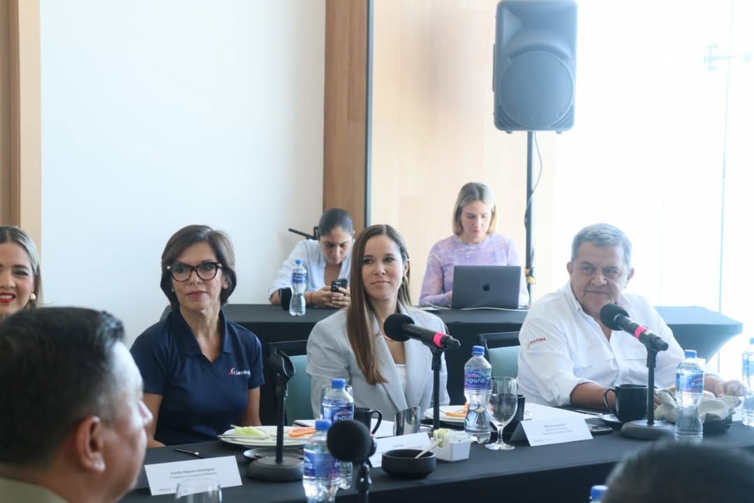 Ejecutivos de la línea naviera Carnival Corporation recorren el puerto y principales atractivos en Mazatlán Ejecutivos de la línea naviera Carnival Corporation recorren el puerto y principales atractivos en Mazatlán