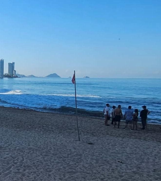HOMBRE MUERE AHOGADO TRAS INGRESAR AL MAR EN ZONA DE PLAYA HOMBRE MUERE AHOGADO TRAS INGRESAR AL MAR EN ZONA DE PLAYA